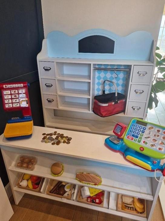 Speelgoed winkeltje met attributen, Kinderen en Baby's, Speelgoed | Houten speelgoed, Gebruikt, Meubelstuk of Keukentje, Ophalen