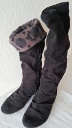 Jolies bottes en daim avec talon cache-cœur et talon compens, Enlèvement ou Envoi, Comme neuf, Bottes hautes, In Extenso