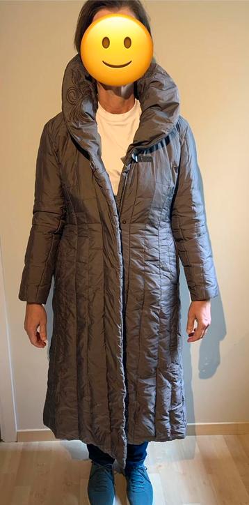 Manteau long matelassé beschikbaar voor biedingen
