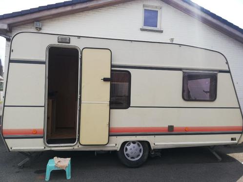 caravan te koop, Caravans en Kamperen, Caravans, Particulier, tot en met 4, 750 - 1000 kg, Standaardzit, Bürstner, 2 aparte bedden