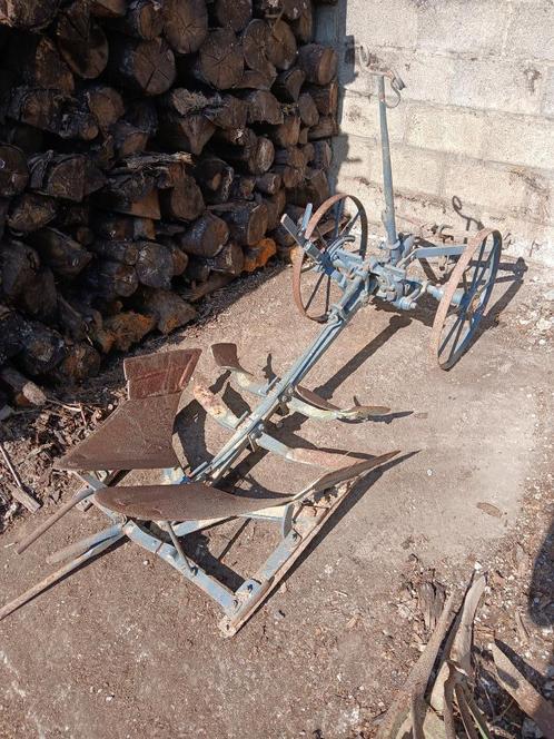 Ancienne charrue, Zakelijke goederen, Landbouw | Werktuigen, Akkerbouw, Grondbewerking, Ophalen