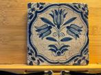 Carrelage ancien de Delft avec tulipes D20, Antiquités & Art, Enlèvement ou Envoi