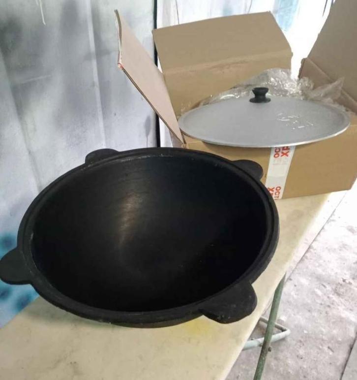 Namangan Kazan Oezbeekse gietijzeren ketel met deksel 16L, Huis en Inrichting, Keuken | Potten en Pannen, Nieuw, Gietijzer, Ophalen