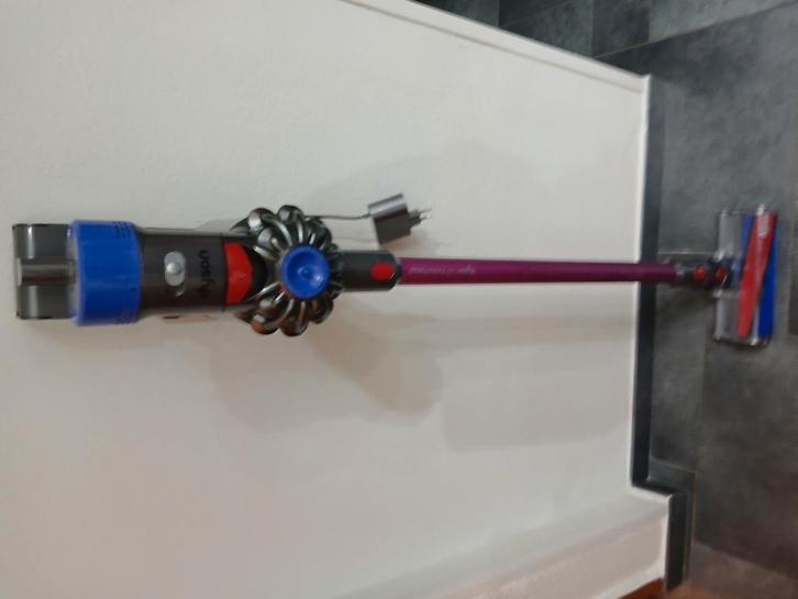 Dyson v7 cadeau pour Noël, Divers, Noël, Comme neuf