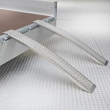 Alu oprijplaten 2st 150 cm gebogen - NIEUW in verpakking beschikbaar voor biedingen