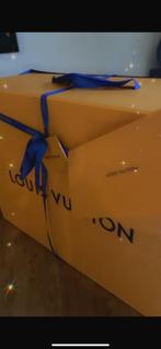 Louis Vuitton, 30 cm ou plus, Enlèvement ou Envoi, 60 à 80 cm, Moins de 35 cm