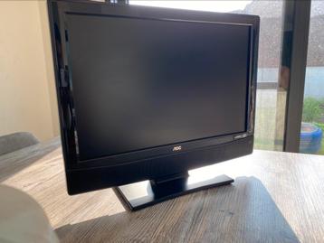 21inch Monitor scherm/ tv + muurbeugel beschikbaar voor biedingen