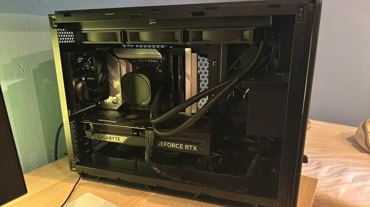 High end pc calssic look (brand new with guarantee), Consoles de jeu & Jeux vidéo, Jeux | PC, Neuf, Autres genres, 1 joueur, À partir de 7 ans