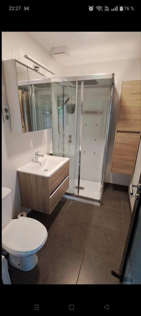 Douchecabine merk Kinedo model „Whitespace Hydro”, Huis en Inrichting, Badkamer | Complete badkamers, Zo goed als nieuw, Ophalen