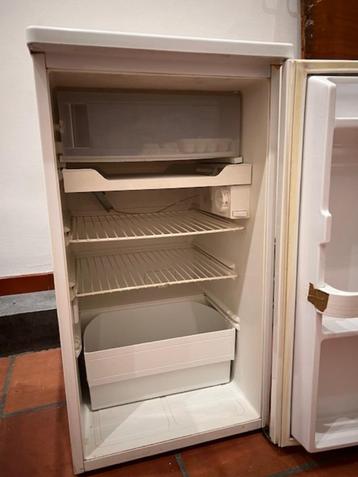 frigo disponible aux enchères