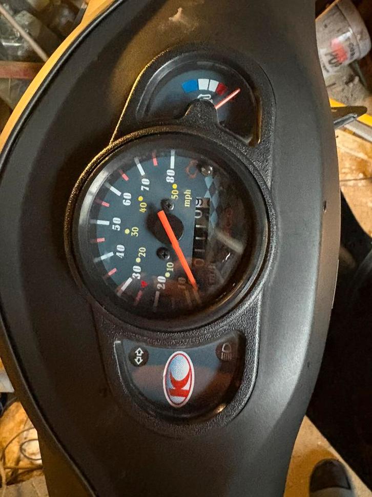 Scooter kymco agility 50, Fietsen en Brommers, Brommeronderdelen | Scooters, Zo goed als nieuw, Kymco, Ophalen