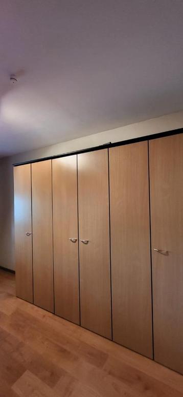 Grote bureaukast met 3 plooischuifdeuren – In uitstekende st, Huis en Inrichting, Kasten | Roldeurkasten en Archiefkasten, Ophalen