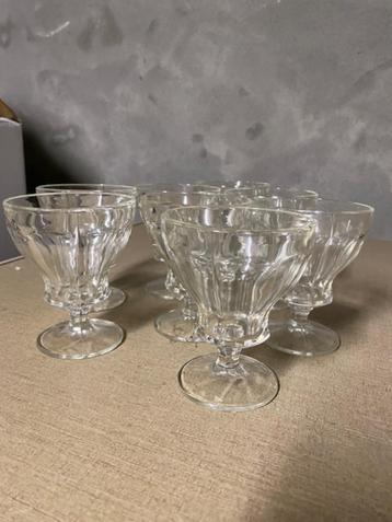 12 Vintage Dessert Glazen beschikbaar voor biedingen