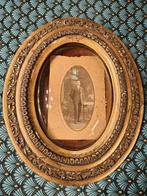 Oude ovaal kader met bol glas, Antiek en Kunst, Verzenden