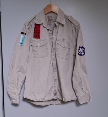 Scouting blouse incl insignes maat 12 beschikbaar voor biedingen