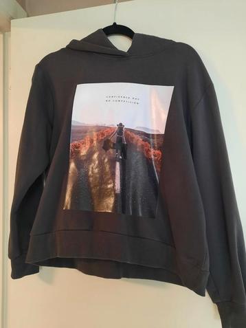 Hoodie only beschikbaar voor biedingen