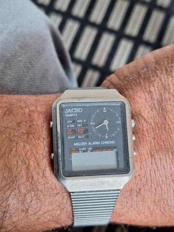 Horloge uit de jaren 80.

 beschikbaar voor biedingen