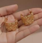 Vergulde C-vormige geometrische oorringen, Handtassen en Accessoires, Oorbellen, Verzenden, Nieuw, Knopjes of Stekers, Goud