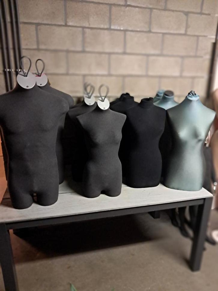 Bustes bon marché, mannequin, buste femme-homme, Hobby & Loisirs créatifs, Costumes, Matériel de théâtre & Jeux de rôle, Enlèvement ou Envoi