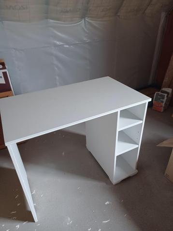 Bureau beschikbaar voor biedingen