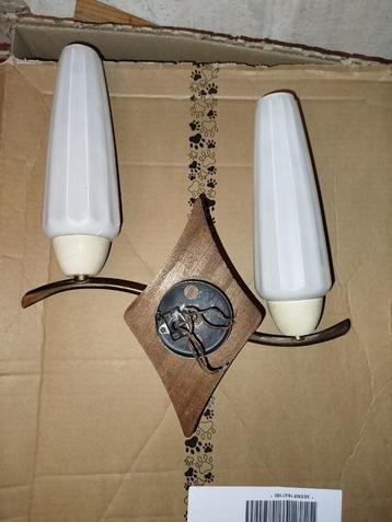 Vintage dubbele wandlamp uit de jaren 50-60 beschikbaar voor biedingen