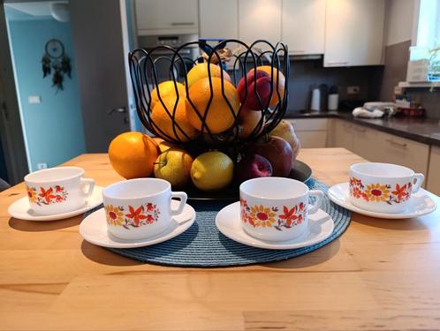 Knap retro serviesje! 4-delig. Bekijk mijn andere zoekertjes, Huis en Inrichting, Keuken | Servies, Ophalen of Verzenden