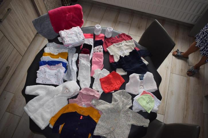 Vêtements bébé filles de 0 à 3 mois, Kinderen en Baby's, Babykleding | Baby-kledingpakketten, Zo goed als nieuw, Maat 62, Ophalen of Verzenden