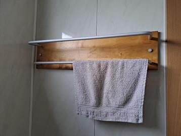 2 handdoekrekjes beschikbaar voor biedingen