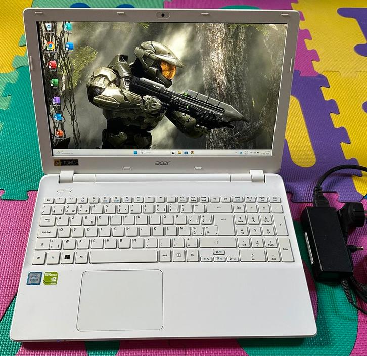 Mooie 15.6”Acer/ i5-5200U/16gb ram/250gb ssd/Nvidia/Win 11/, Computers en Software, Laptop-opladers, Ophalen