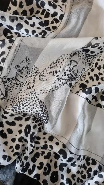 The) Beau petit foulard, apparence jeans De marque GUESS Mes, Envoi, Porté