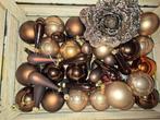 Bruin en mokka glazen kerstballen en paar plastic, Diversen, Kerst, Ophalen, Zo goed als nieuw
