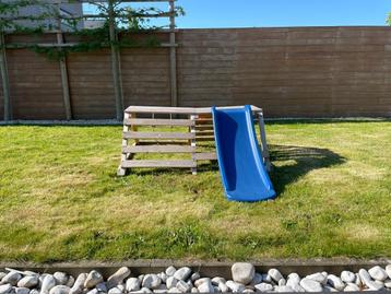 Speelhuisje met glijbaan, Kinderen en Baby's, Speelgoed | Buiten | Speeltoestellen, Ophalen, Zo goed als nieuw, Glijbaan