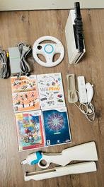 Nintendo WII pakket Mario, Wii Play, stuur & geweer, Games en Spelcomputers, Ophalen of Verzenden, Gebruikt, Met 2 controllers