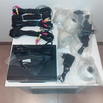 4 Camera's + DVR beschikbaar voor biedingen