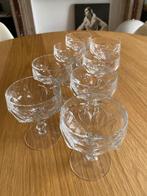 8 wijn- of spijsverteringsglazen te voet, Ophalen, Zo goed als nieuw