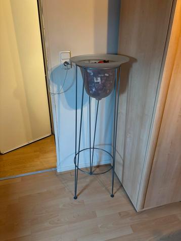 Sierstuk met voet ( zonder de popuri) beschikbaar voor biedingen