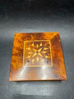 Oude houten juwelen doos, Ophalen