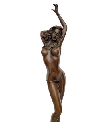 A large nude woman - Bronzen beeldje beschikbaar voor biedingen