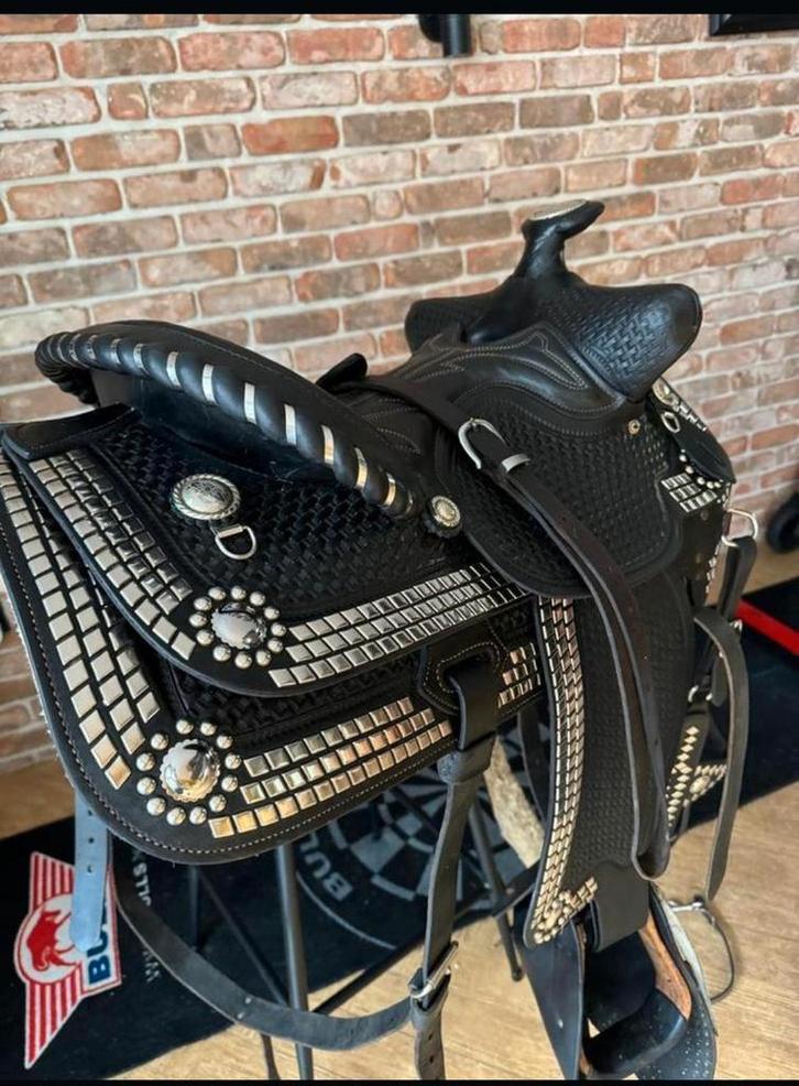 Zeer Uniek handgemaakt westernzadel zgan, Dieren en Toebehoren, Paarden en Pony's | Zadels, Zo goed als nieuw, Western, Ophalen