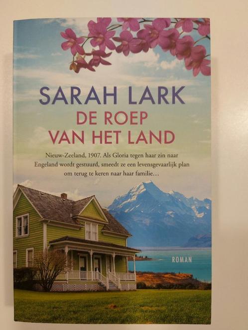 De Roep van het Land - Sarah Lark, Boeken, Romans, Zo goed als nieuw, Ophalen of Verzenden