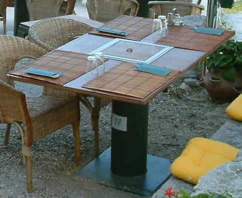 TABLE(S) BARBECUE 4P, Tuin en Terras, Houtskoolbarbecues, Gebruikt, Met accessoires, Ophalen