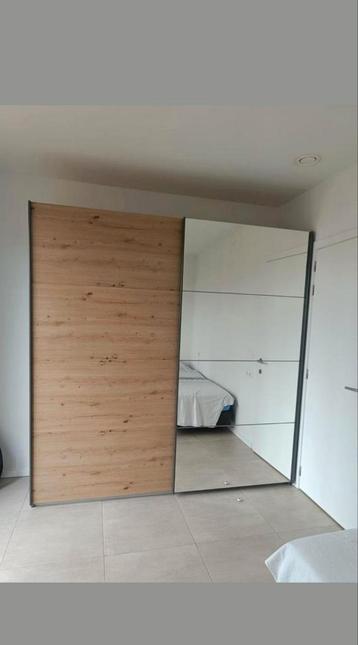 Kleerkast  beschikbaar voor biedingen