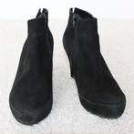 Mooie Suede Unisa Laarsjes (Maat 39) s12 € 20,-, Kleding | Dames, Schoenen, Verzenden, Zwart, Lage of Enkellaarzen, UNISA