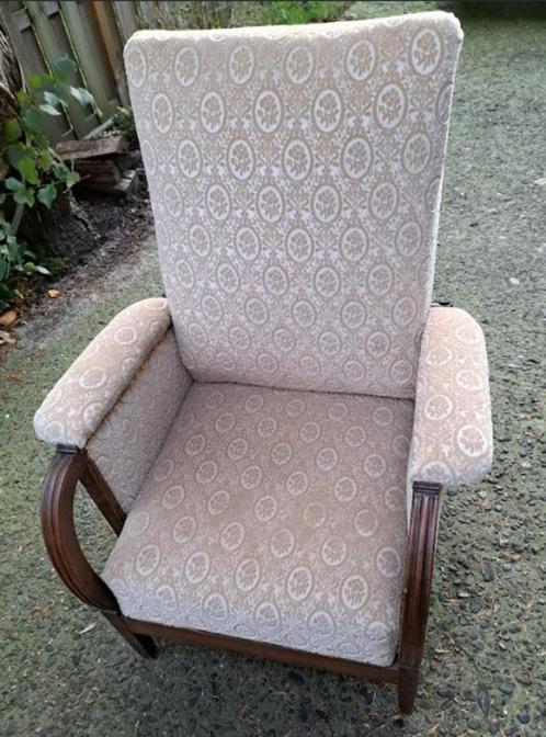 Mooie oude zetel met wegklappende voetbank, Huis en Inrichting, Fauteuils, Ophalen