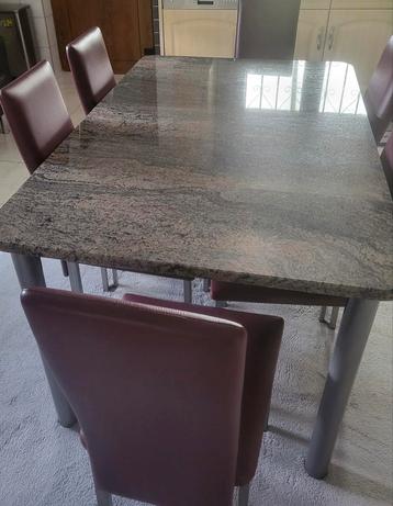 Table en marbre + chaises en cuir véritable  beschikbaar voor biedingen