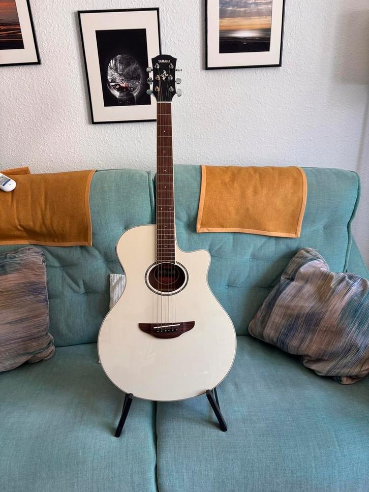 Yamaha/Richwood gitaarversterkerset, Muziek en Instrumenten, Snaarinstrumenten | Gitaren | Akoestisch, Gebruikt, Western- of Steelstringgitaar