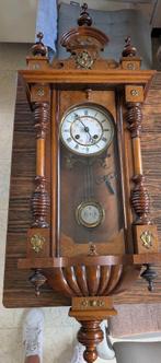 Horloge murale en bois à carillon, Ophalen
