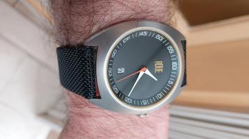 Roue Watch Cal beschikbaar voor biedingen