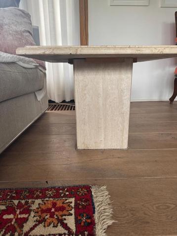 Salontafel in travertijn beschikbaar voor biedingen