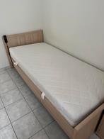 Bed met Elektrisch verstelbaar en matras, Huis en Inrichting, Slaapkamer | Bedden, Ophalen, Zo goed als nieuw, Verstelbaar